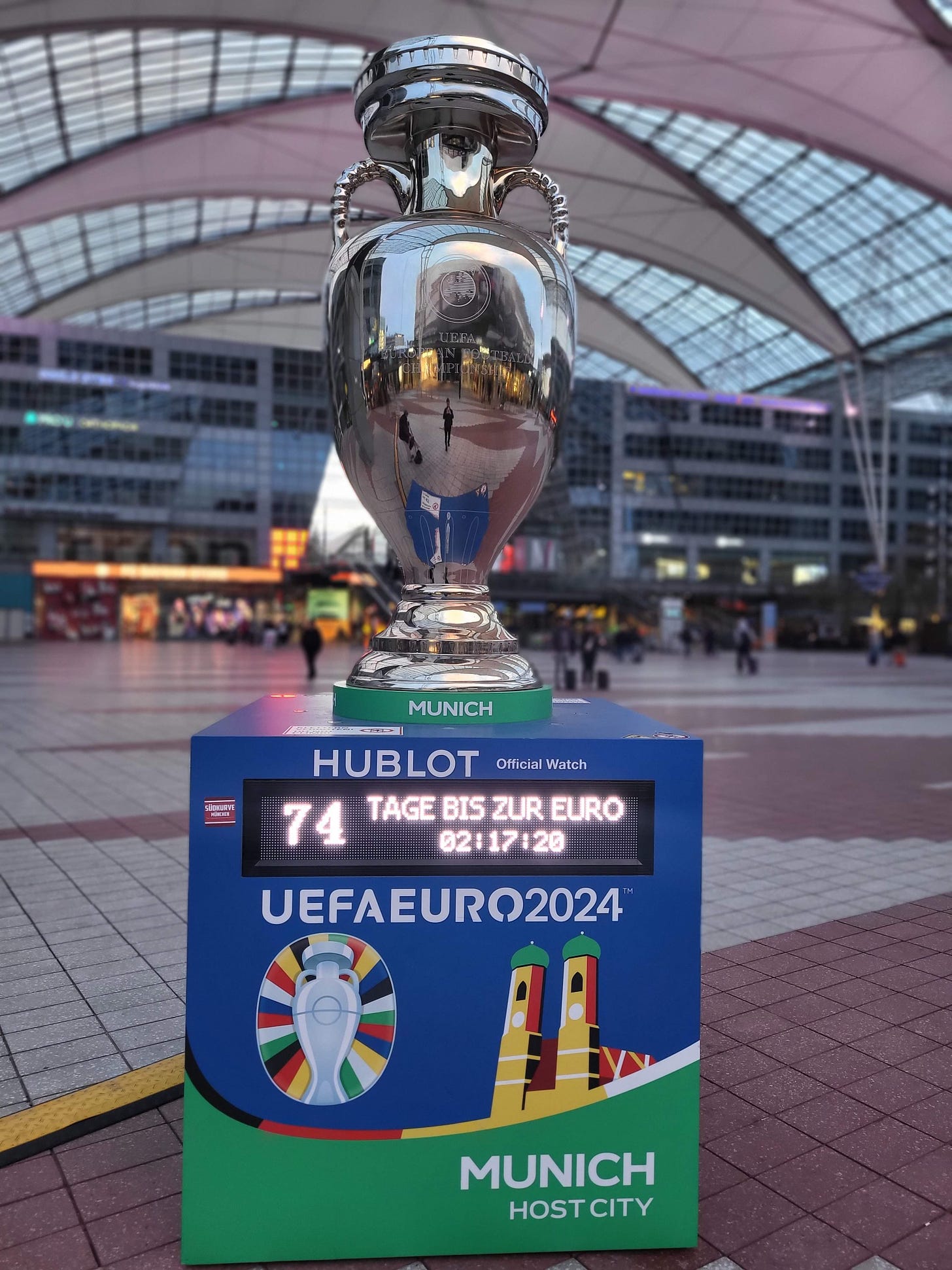 File:Noch 74 Tage bis zur UEFA EURO 2024, Munich.jpg - Wikimedia Commons