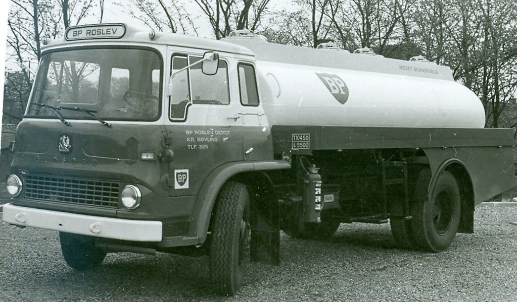 Bedford TK Tanker | My neighbour's father had a BP depot in … | Flickr