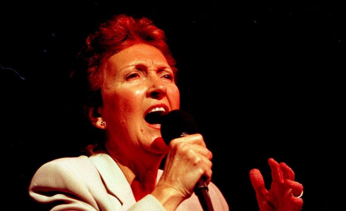 A los 88 años murió la cantante Dina Rot, madre de Cecilia Roth y Ariel Rot A los 88 años murió la cantante Dina Rot, madre de Cecilia Roth y Ariel Rot