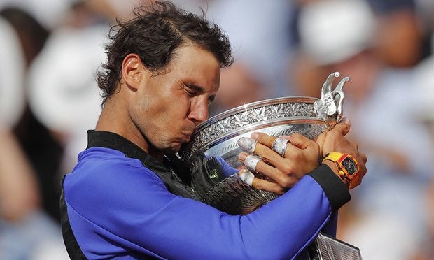 rafael nadal kissing his roland garros trophy tenth 2017