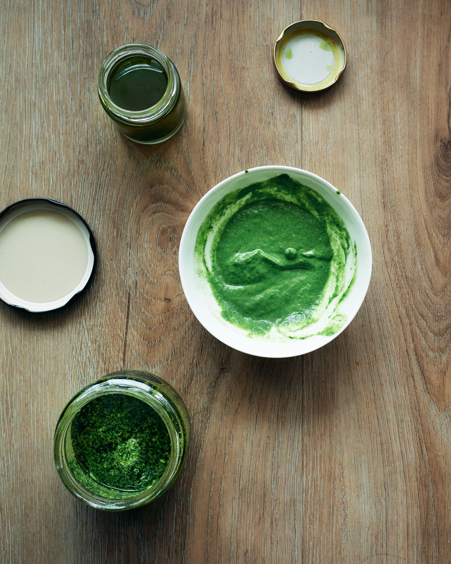 Oil made from green onion, pesto with spinach