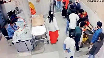 'Lay in emergency ward for 15 minutes': Woman dies of heart attack as doctor watches reels in UP hospital