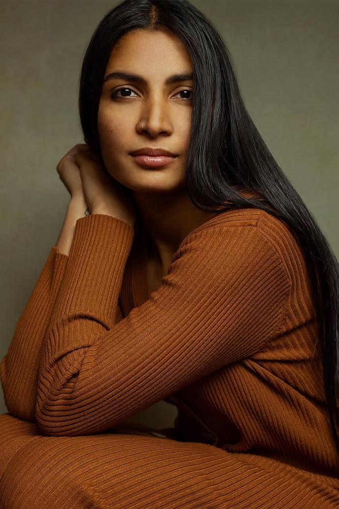 Author photo of writer Veena Dinavahi