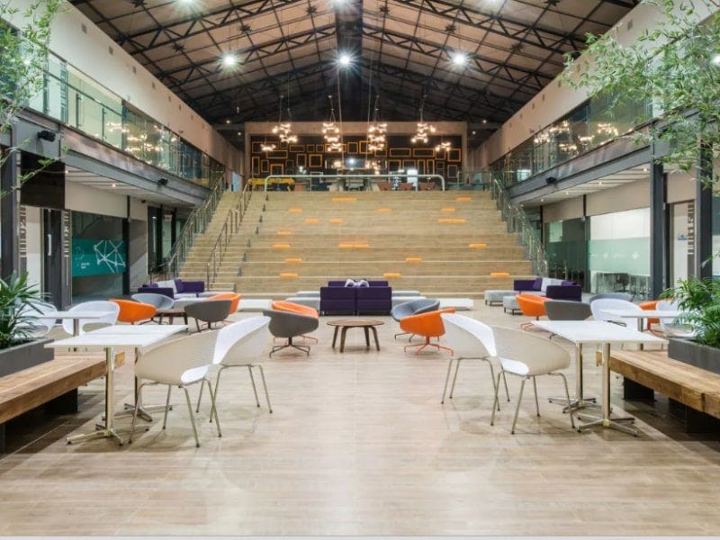 Impact Hub Floripa - Primavera - Saco Grande - Florianópolis/SC - Woba