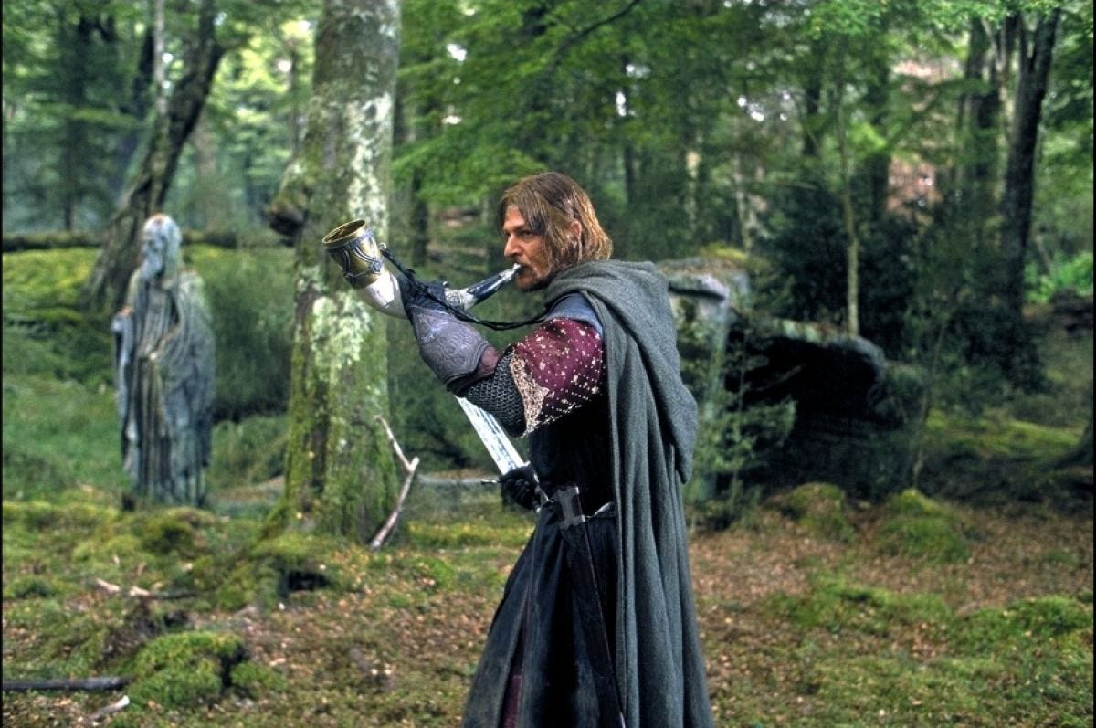 Boromir blowing the Horn of Gondor