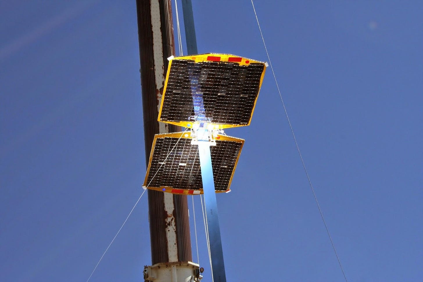 MClimber v1 on its way up (Las Cruces New Mexico, October 2006)