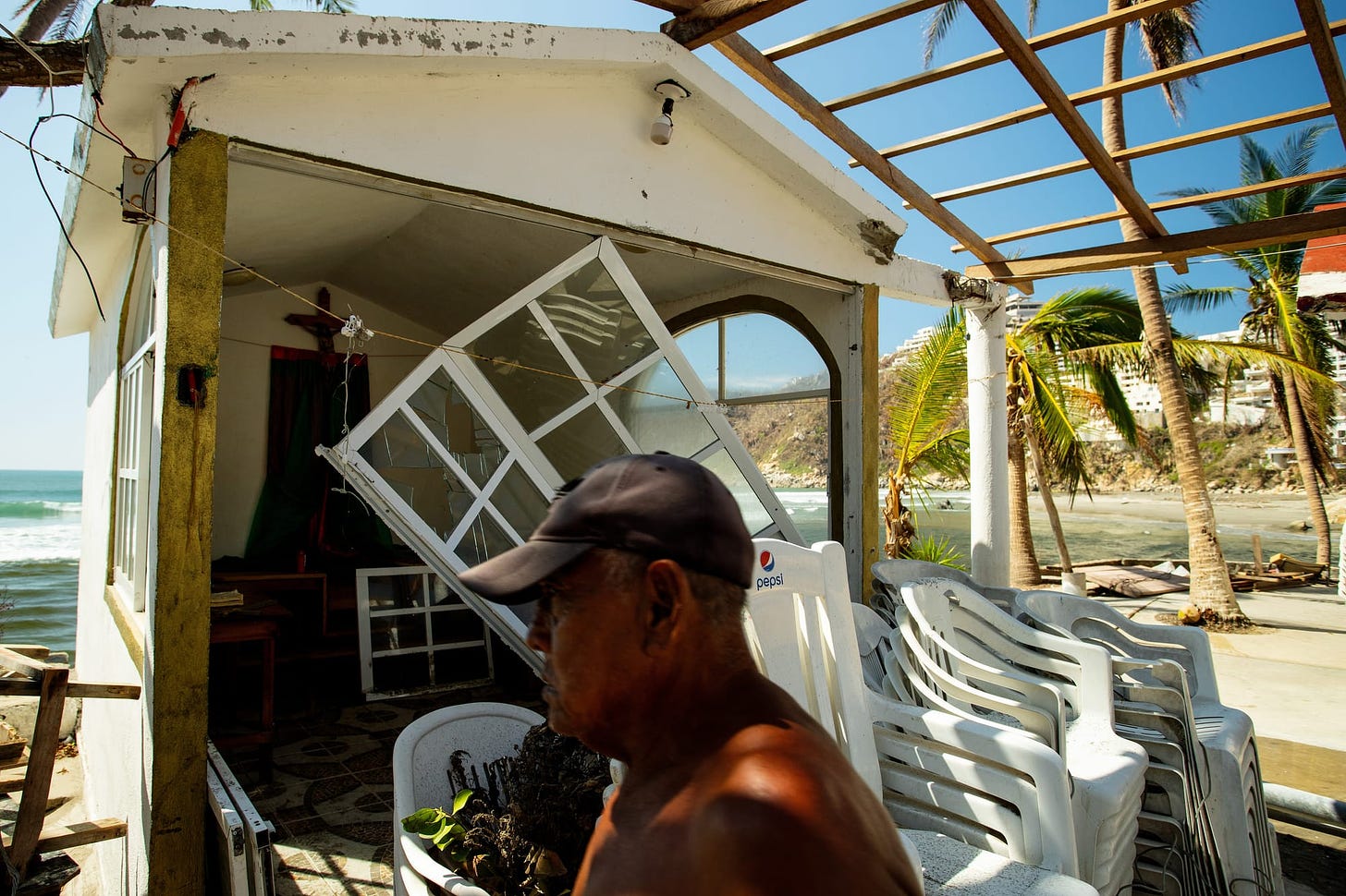 PHOTO: Acapulco recovers from the Hurricane Otis