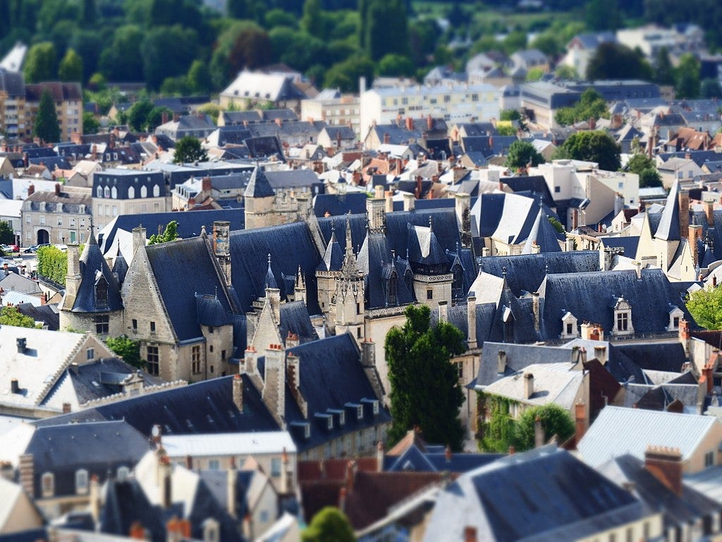 Palais Jacques Cœur (view from the tower of the cathedral).jpg