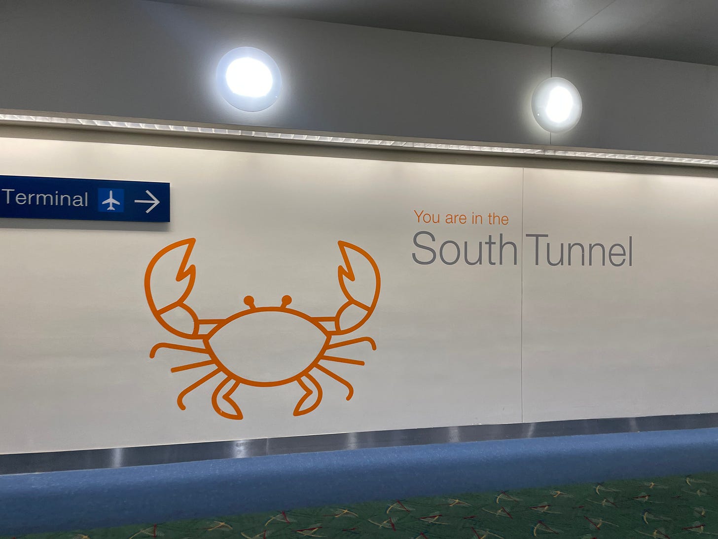 Photo of the south tunnel at PDX airport