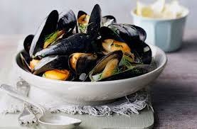 Moules marinière with fennel