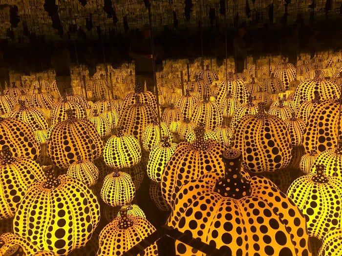 Infinity Mirrored Room-All the Eternal Love I Have for the Pumpkins, 2016. — Yayoi Kusama