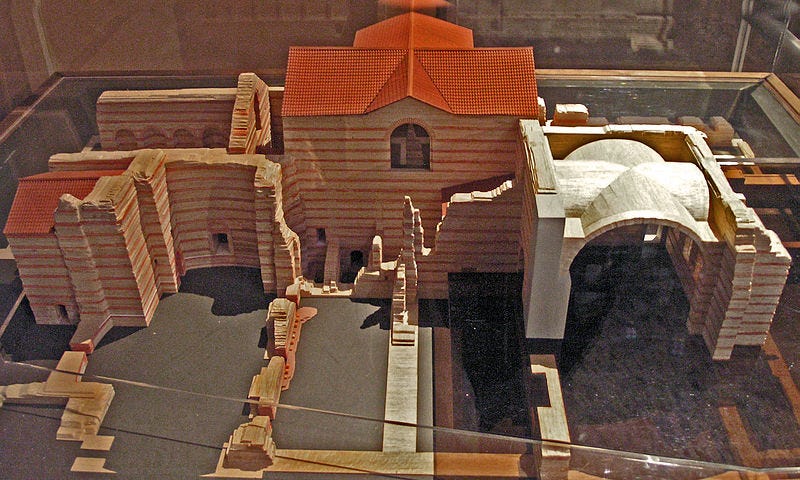 File:CLUNY-Maquette thermes 2.JPG