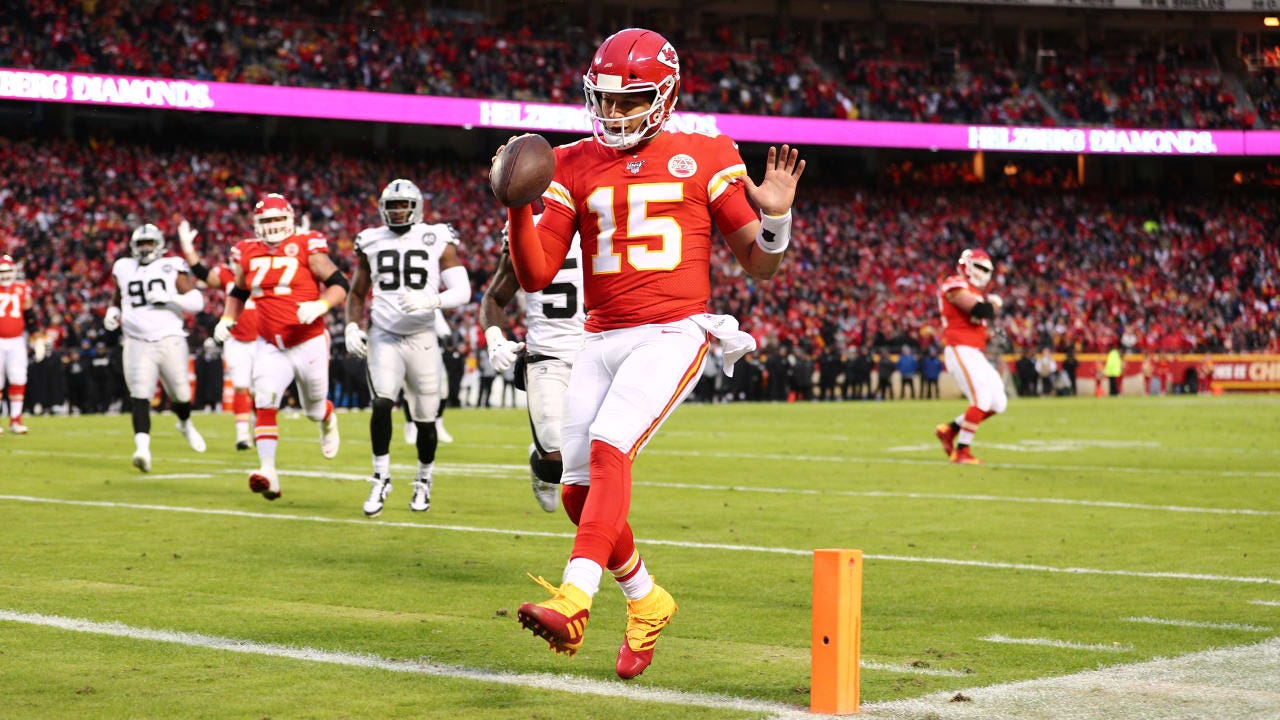 Patrick Mahomes Shows Off his Wheels on First Rushing Touchdown of 2019