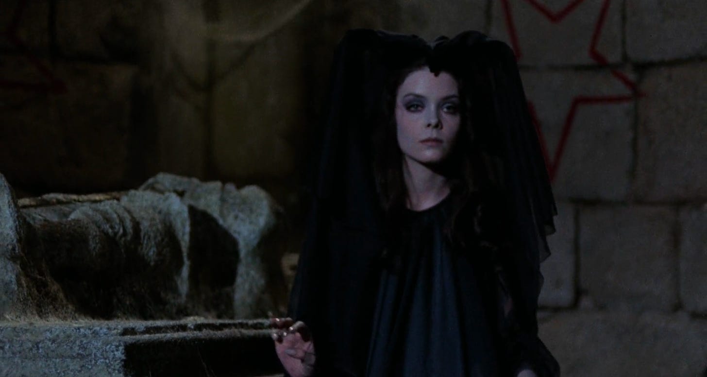 Patty Shepard as The Countess Wandessa in The Werewolf Versus The Vampire Woman