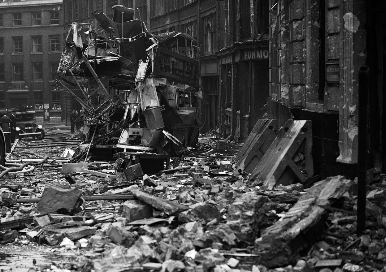 Asisbiz BATTLE-OF-BRITAIN Air,raid,damage,during,the,Blitz,London,Sep ...
