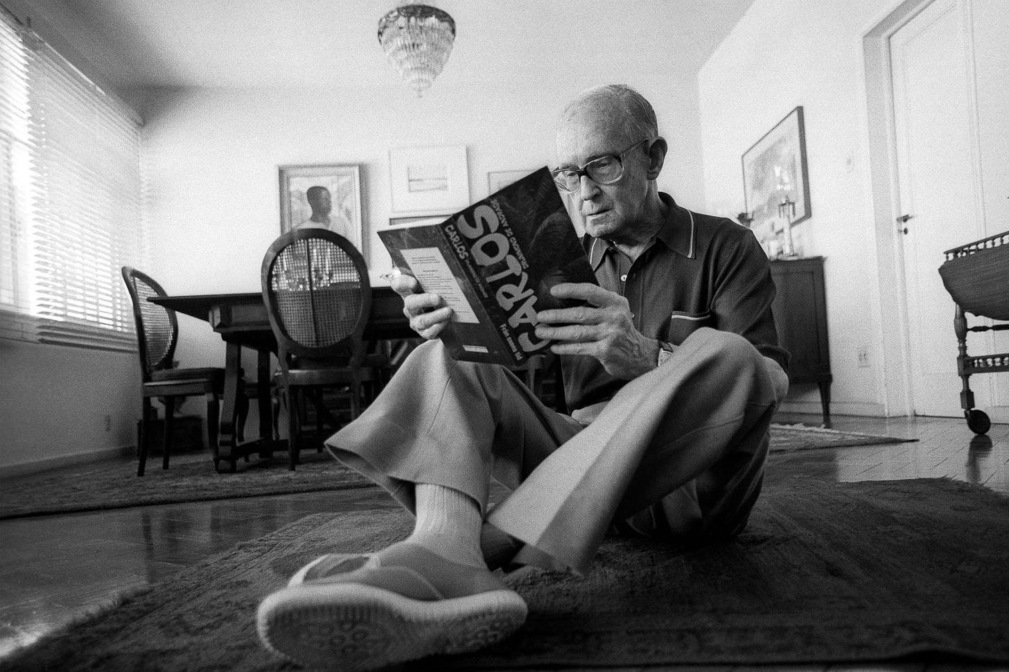 Carlos Drummond de Andrade é tema aula gratuita de poesia