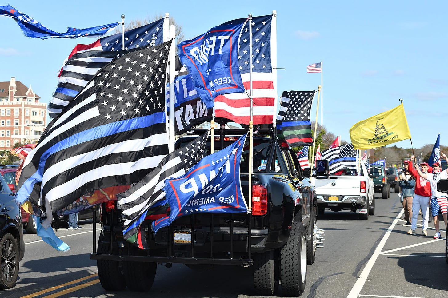 Trump Rally on Wheels Rolls Across South Fork | The East Hampton Star