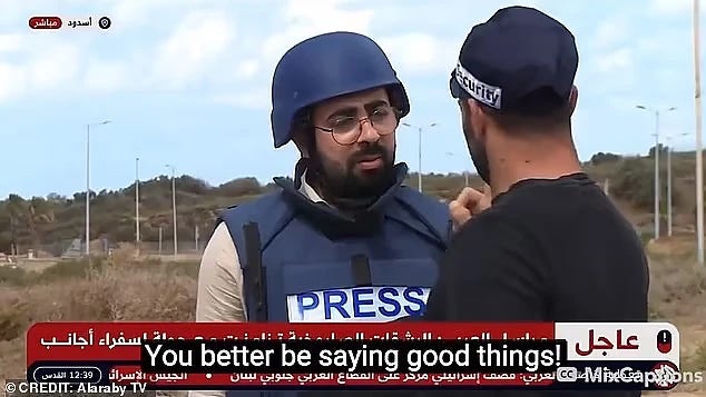Az izraeli tiszt megfenyeget egy újságírót: „Jobb lesz, ha jókat mondasz.  Te megérted?  Ha nem, jaj neked!"  - VIDEÓK