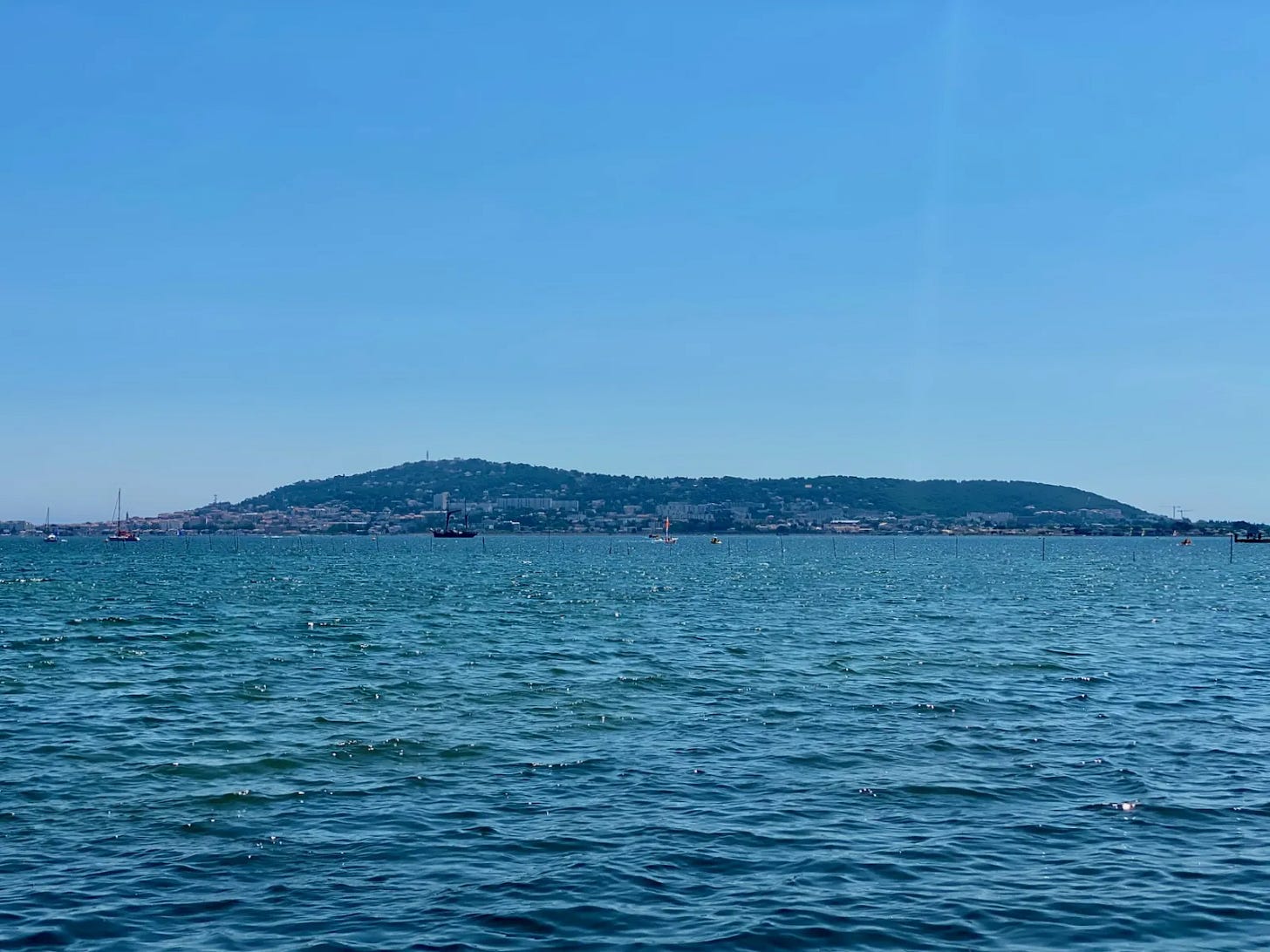 L’étang de Thau et Sète L’étang de Thau et Sète