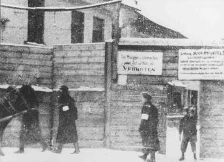 The Rudnicki Street entrance to the Vilna ghetto | Holocaust Encyclopedia