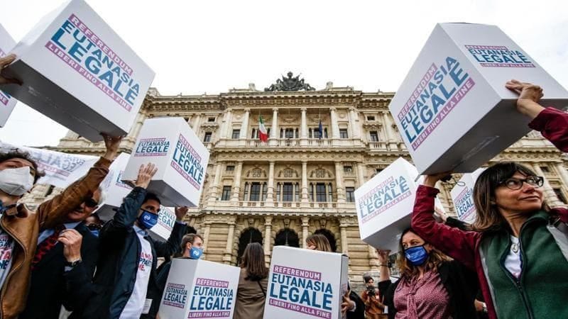 Suicidio assistito, così la Destra affossa la legge. Valanga di audizioni  perché non arrivi in Aula: ignorati gli appelli della Consulta - la  Repubblica