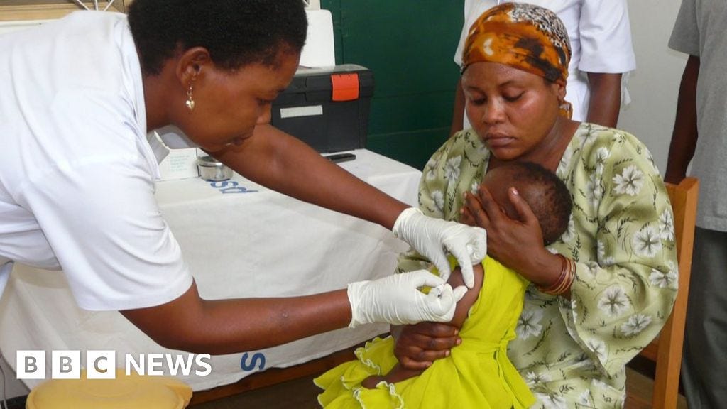Malaria: Kenya, Ghana and Malawi get first vaccine - BBC News