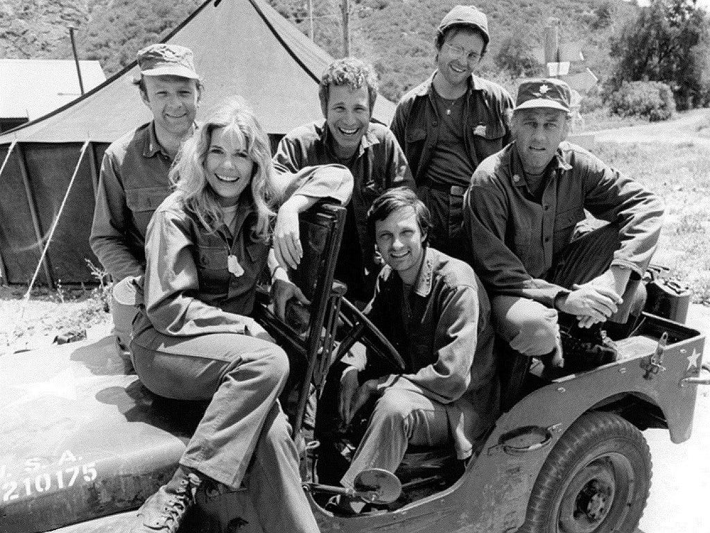 Cast of MASH.