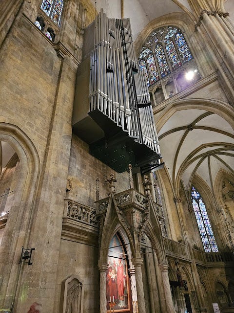 Photograph of the organ in Dom St Peter, Regensburg
