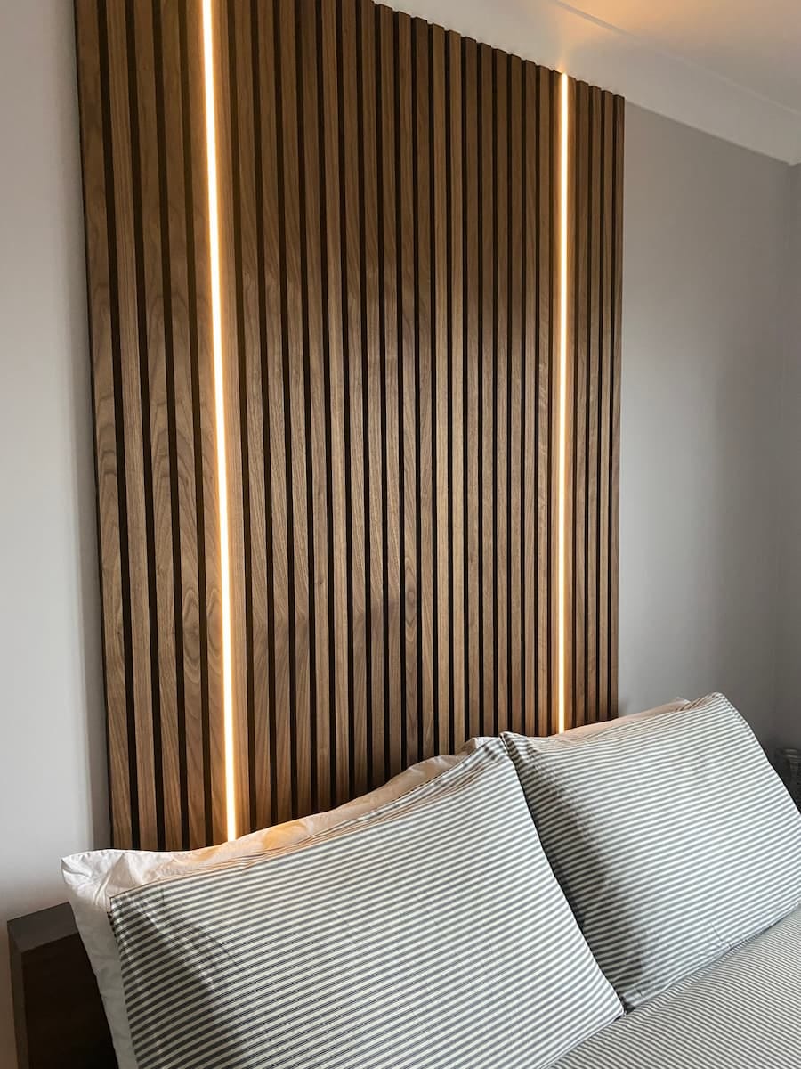 wood panelled feature wall with incorporated led strips