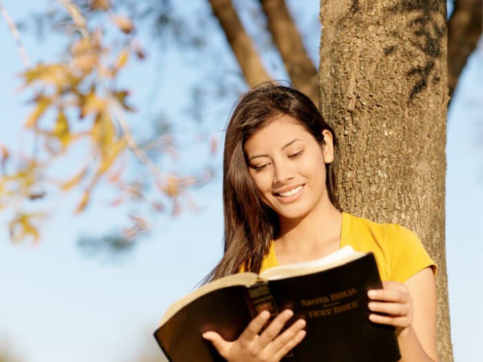 10 Ways to Make Bible Study Interesting - Lisa Appelo