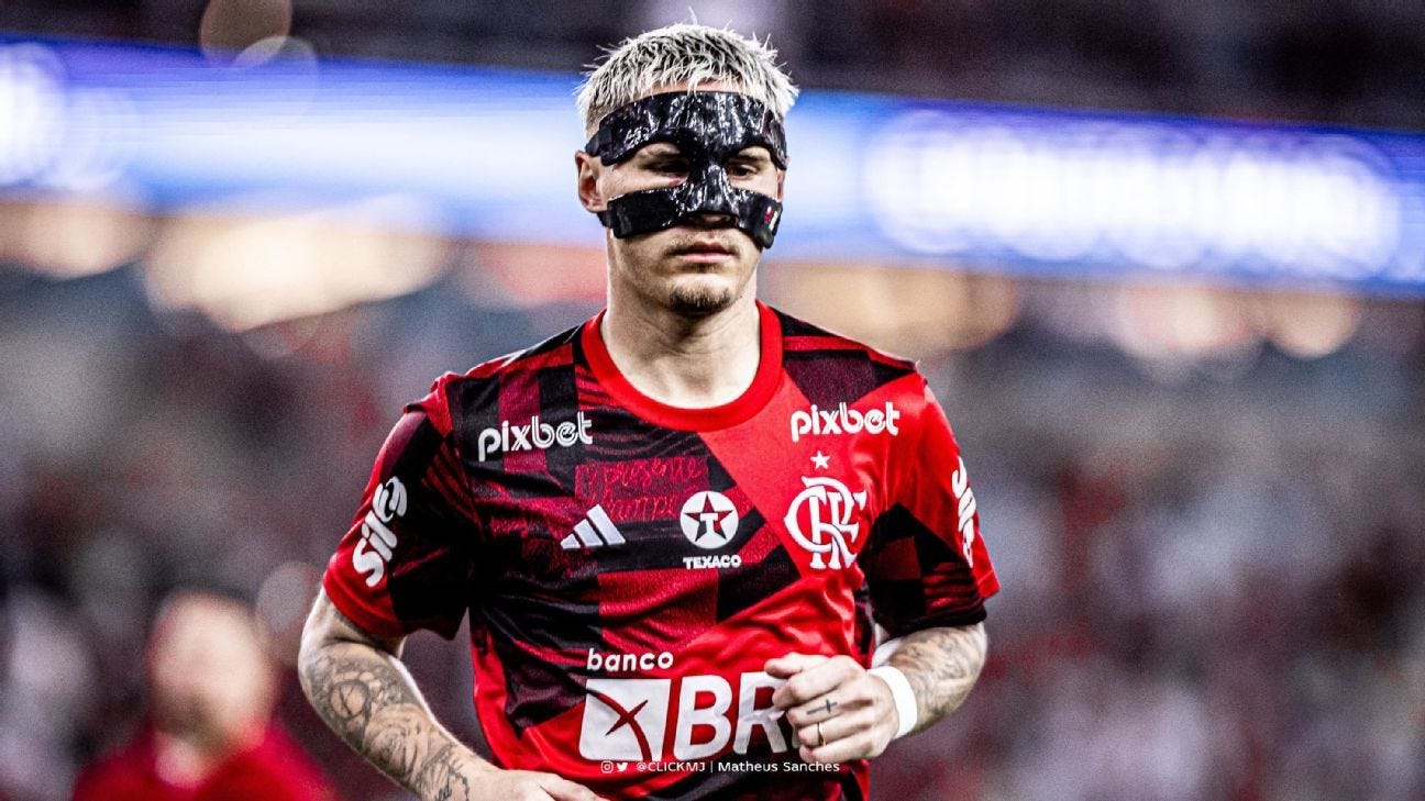 Varela aquece de máscara após briga com Gerson; veja como ficou - ESPN Varela aquece de máscara após briga com Gerson; veja como ficou - ESPN