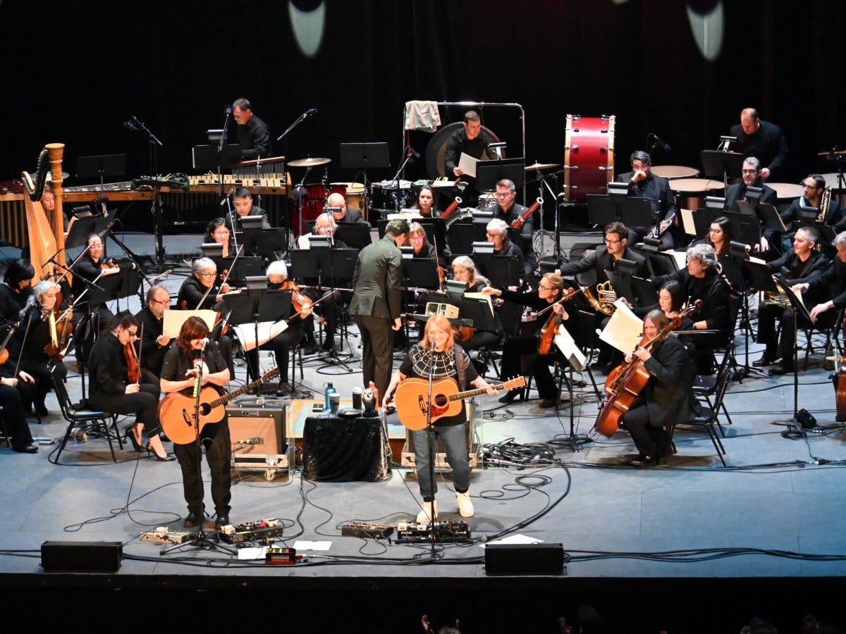 Concert Review and Photos: Indigo Girls and Rhode Island Philharmonic outstanding at PPAC