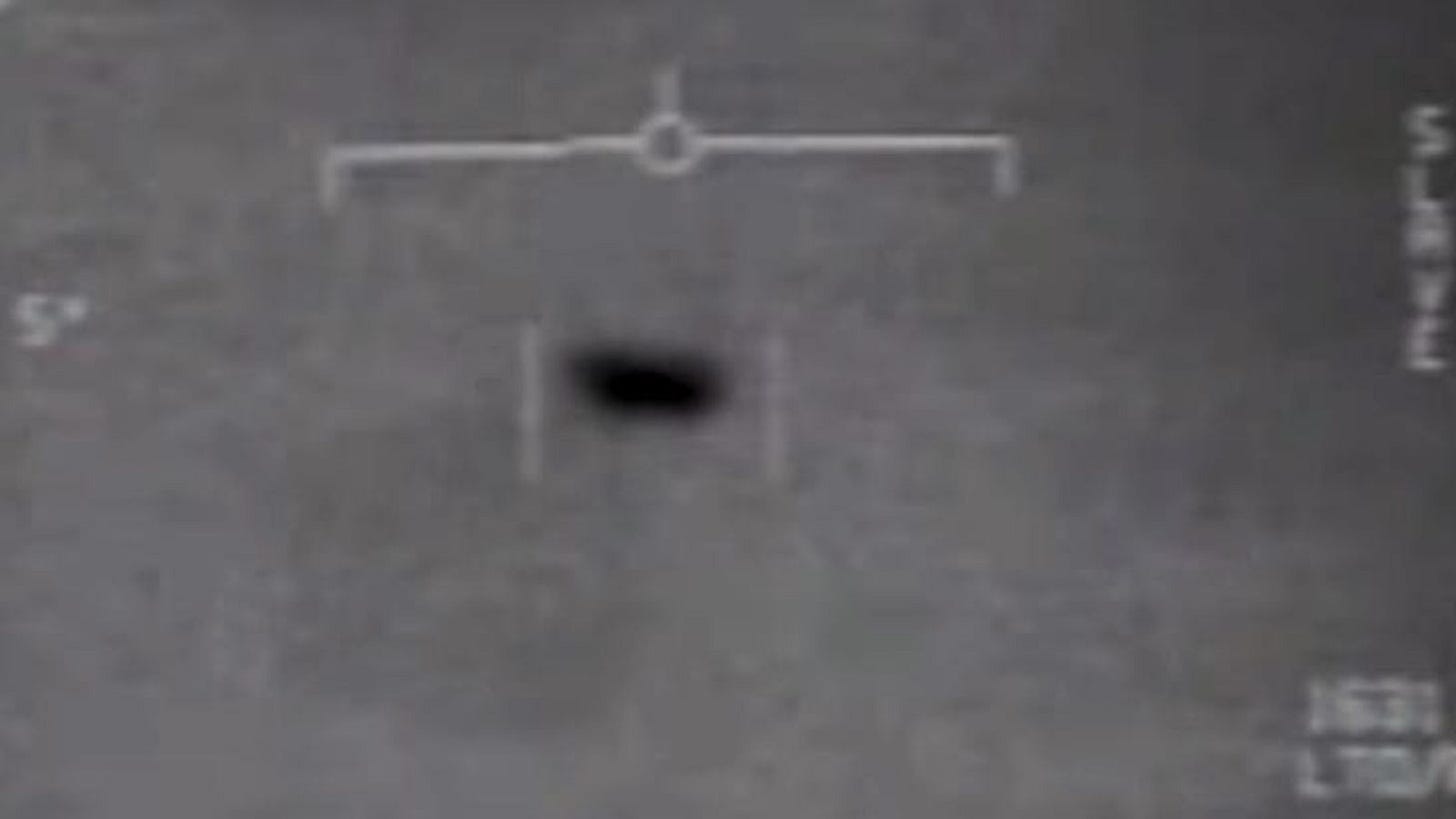 It was behaving erratically': US Navy pilot speaks out about UFO sighting  15 years on | US News | Sky News