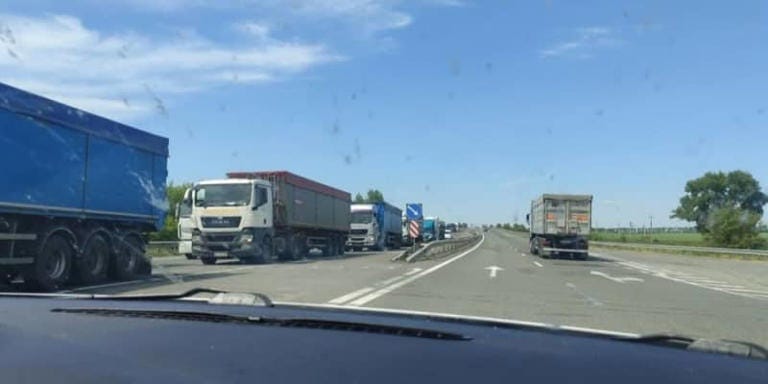 Truck drivers block Odesa-Kyiv highway on May 18