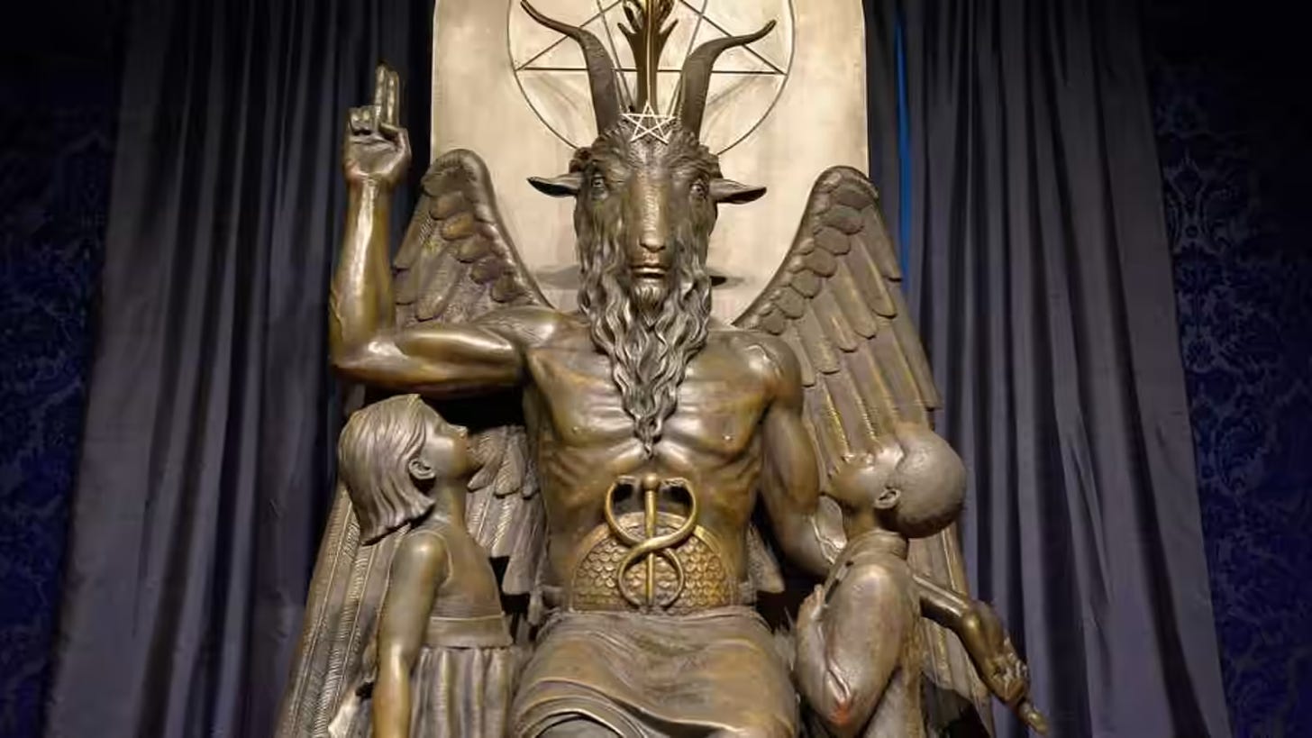 Kuil Setan simbol patung