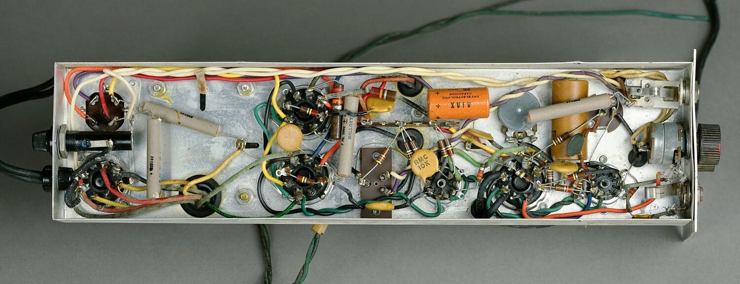 The inside of a Wurlitzer 112 chassis