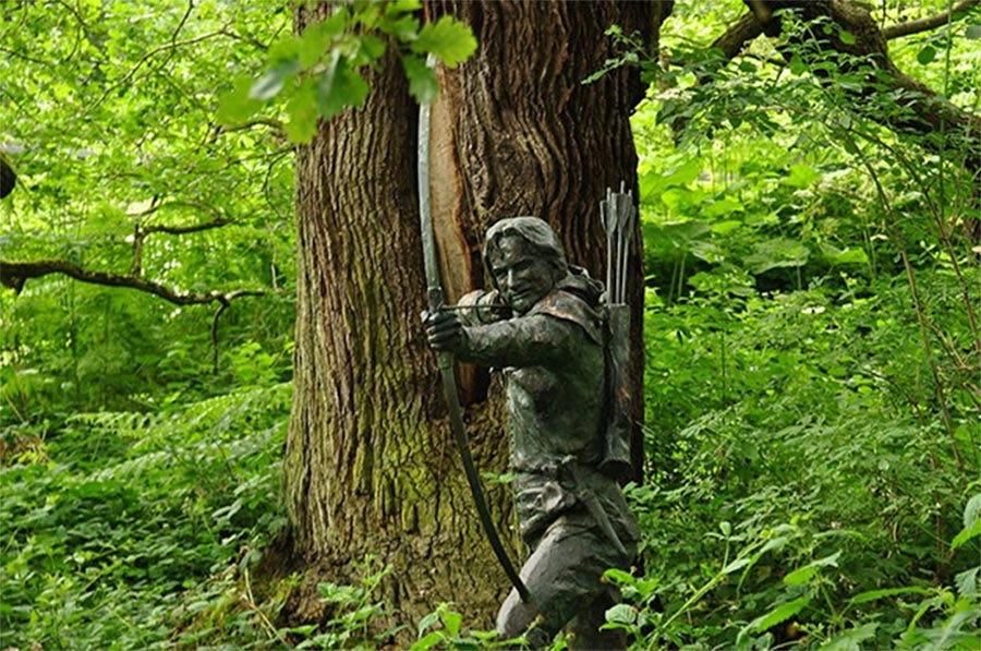 Statue of Robin Hood in Sherwood Forest (Nilfanion/ CC BY-SA 4.0)