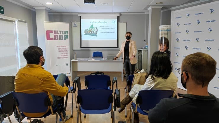 Casar de Cáceres. Conferencia: Cooperativas de iniciativa social sin ánimo de lucro. Un modelo sostenible para el Circo en Extremadura.