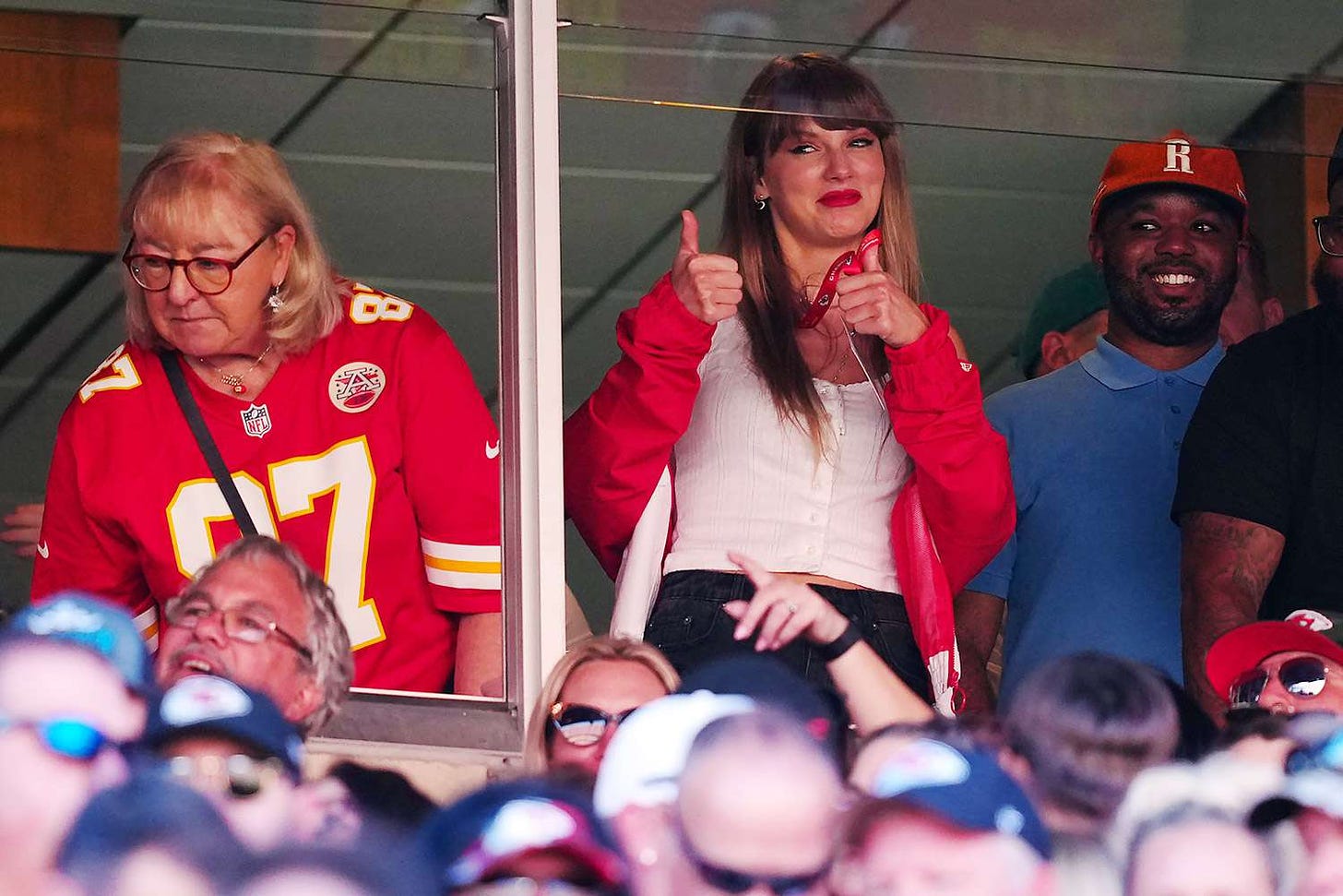 Photos of Taylor Swift Cheering for Travis Kelce at Kansas City Chiefs Games