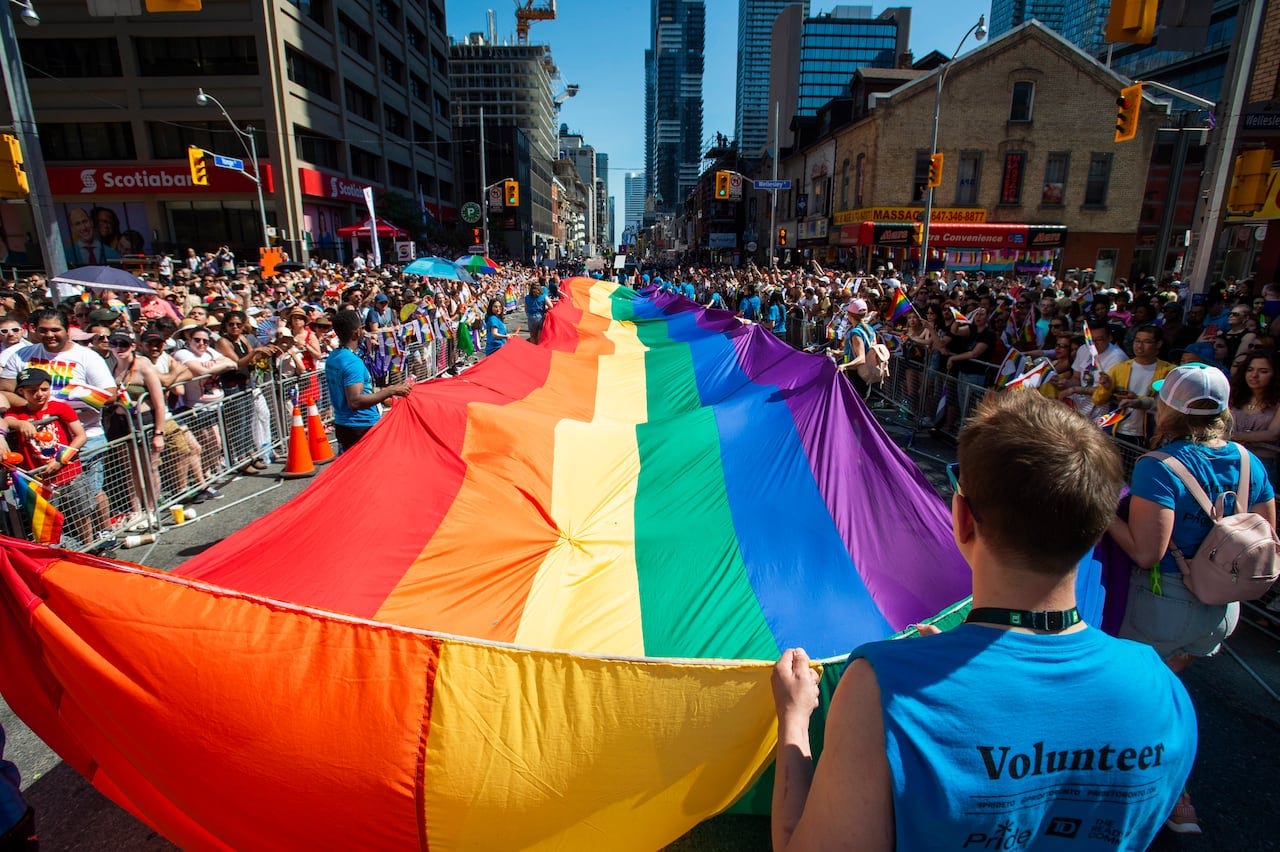 Hundreds of thousands attend Toronto Pride parade downtown | CBC News