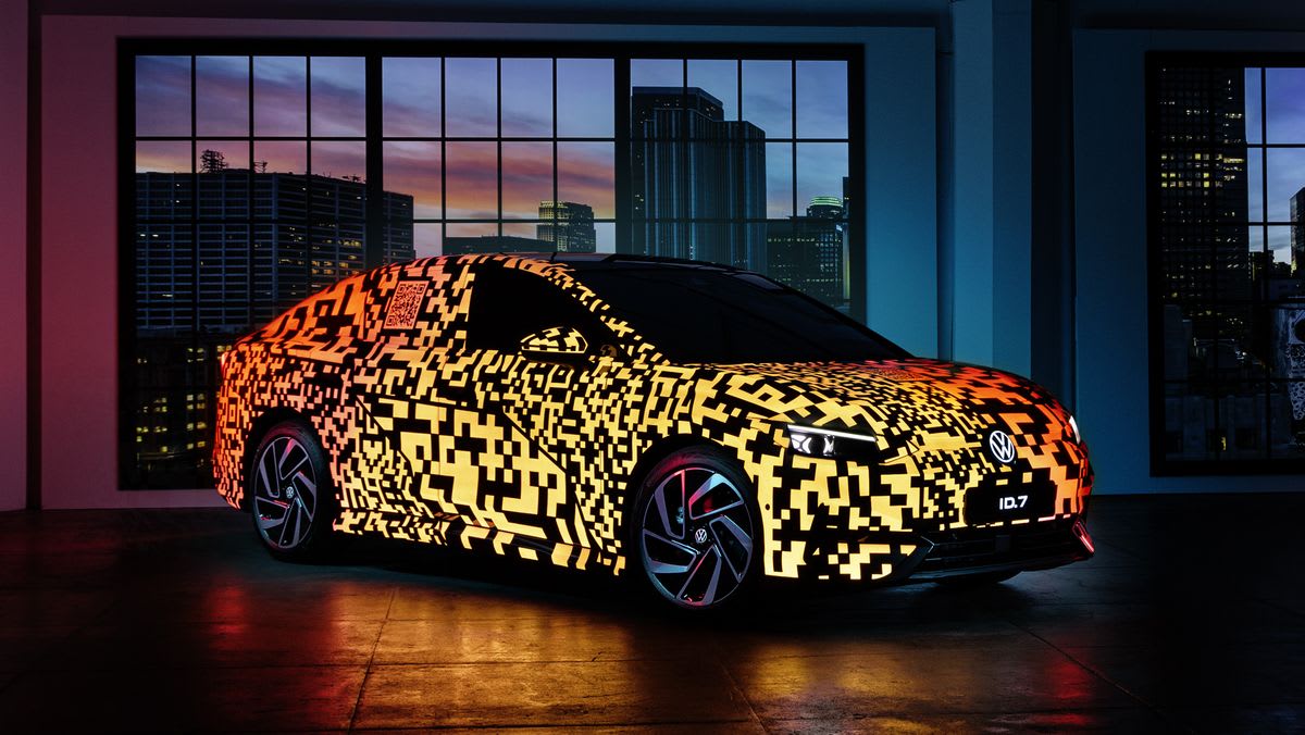 Volkswagen ID.7 EV Sedan Debuts with Trippy Light-Up Paint