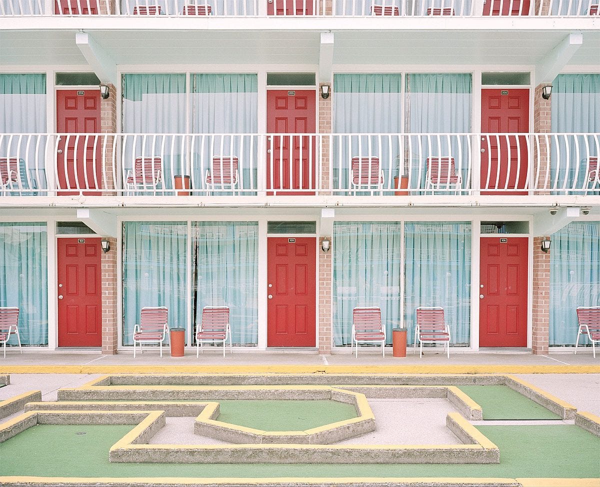 Gold Crest Resort Motel (fot. Tyler Haughey)