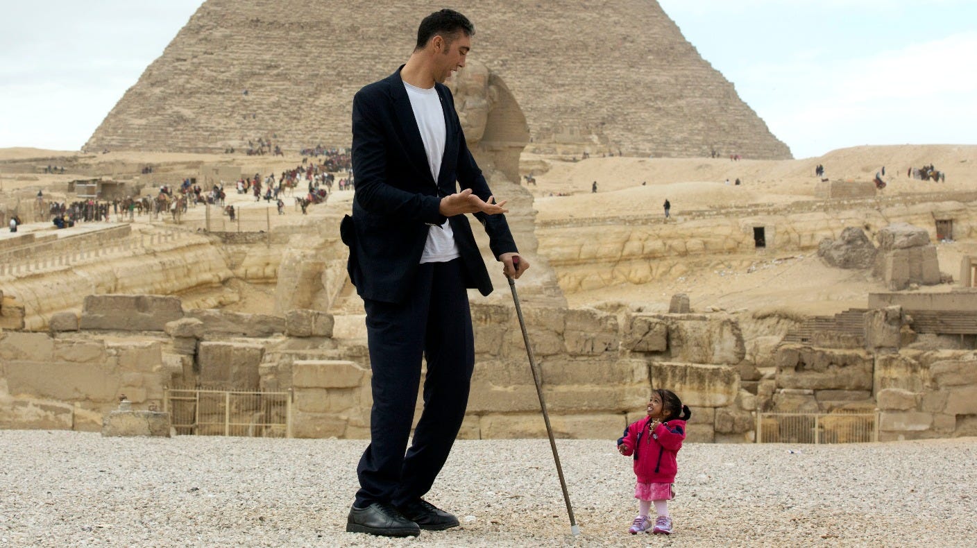 World's tallest man Sultan Kosen meets world's shortest woman Jyoti Amge in  Egypt | ITV News