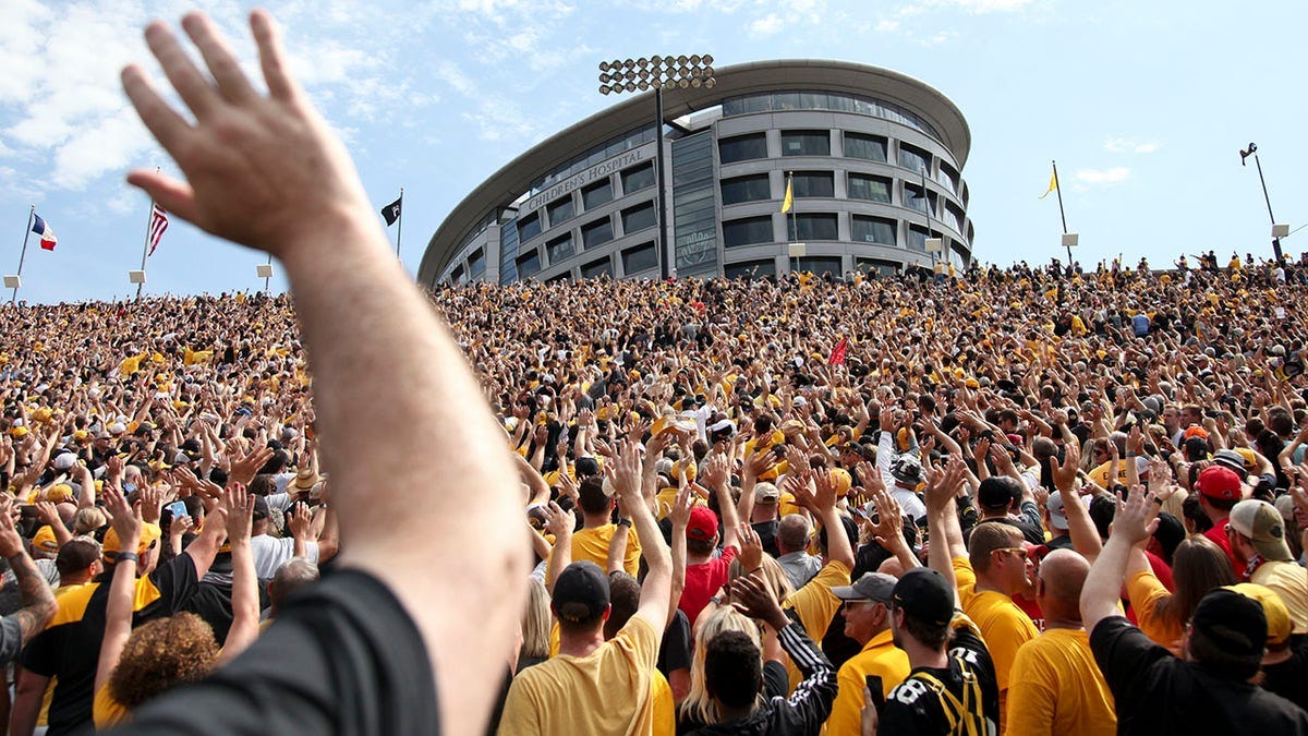 Iowa Hawkeyes' wave to children's hospital headlines return of college  football's best fan traditions | Fox News