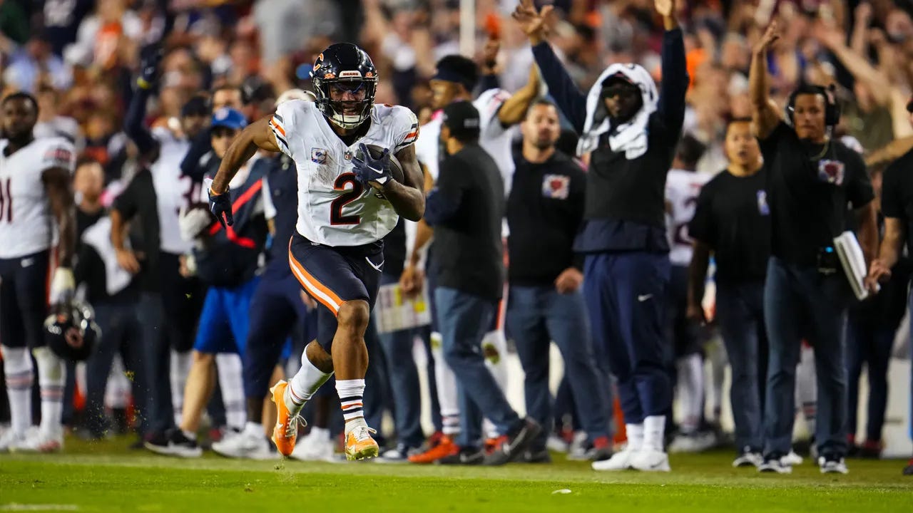 Bears observations: Justin Fields, DJ Moore torch Commanders in 40-20 win –  NBC Sports Chicago