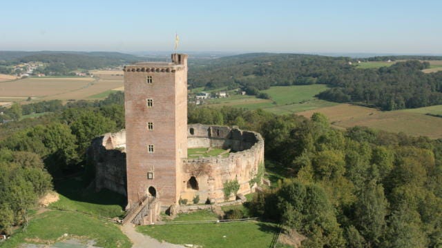 Le Château de Montaner | Office de Tourisme Coeur Sud-Ouest Marciac Madiran  Saint Mont, Gers Pyrénées