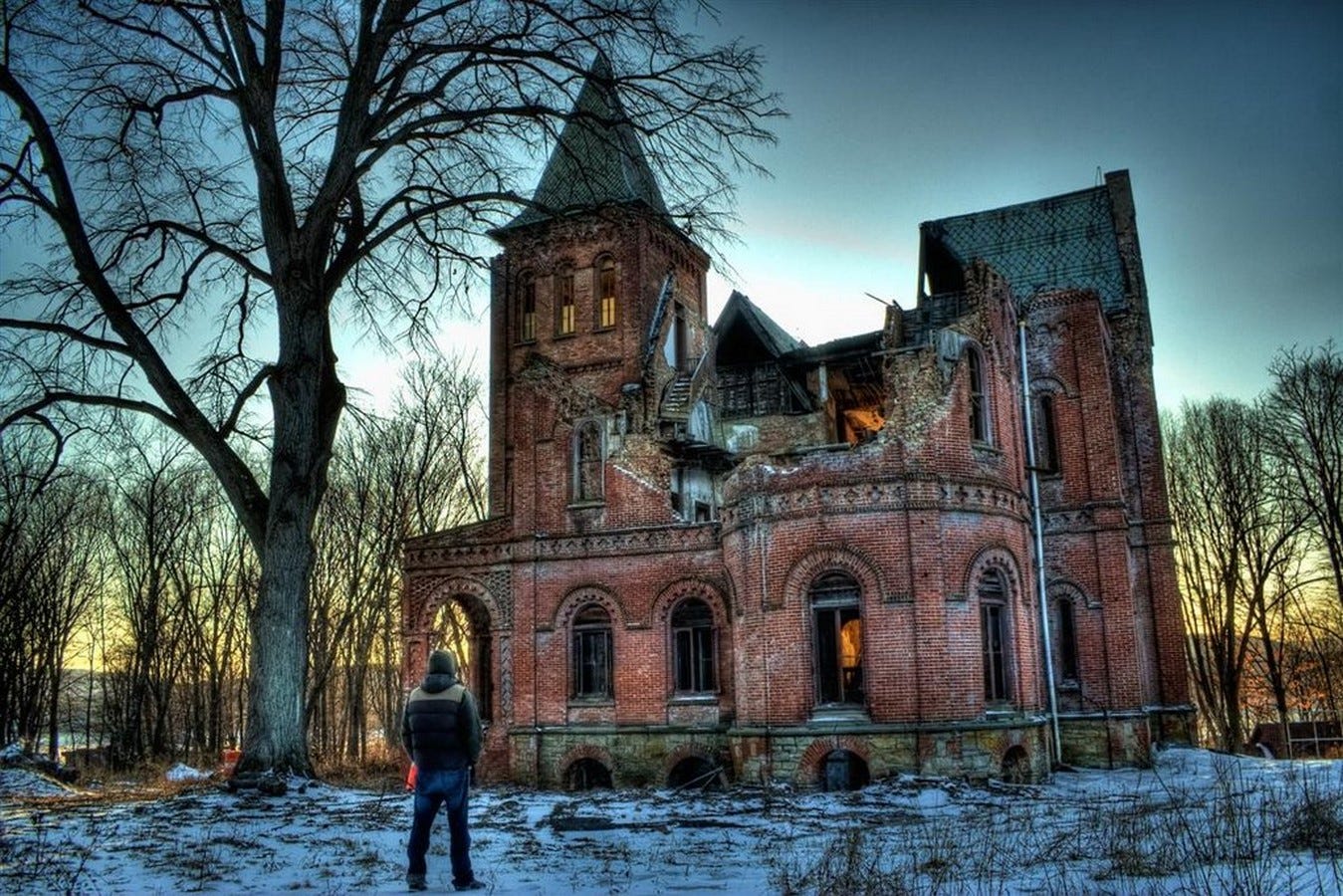 10 largest abandoned houses in the world - Sheet2