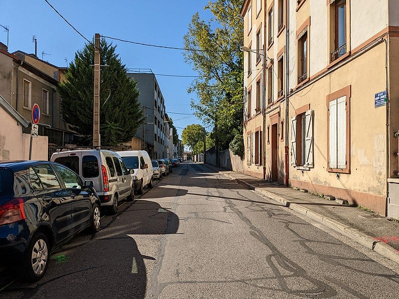 File:Oullins - Rue Dubois-Crancé - Depuis la rue Pierre Semard.jpg