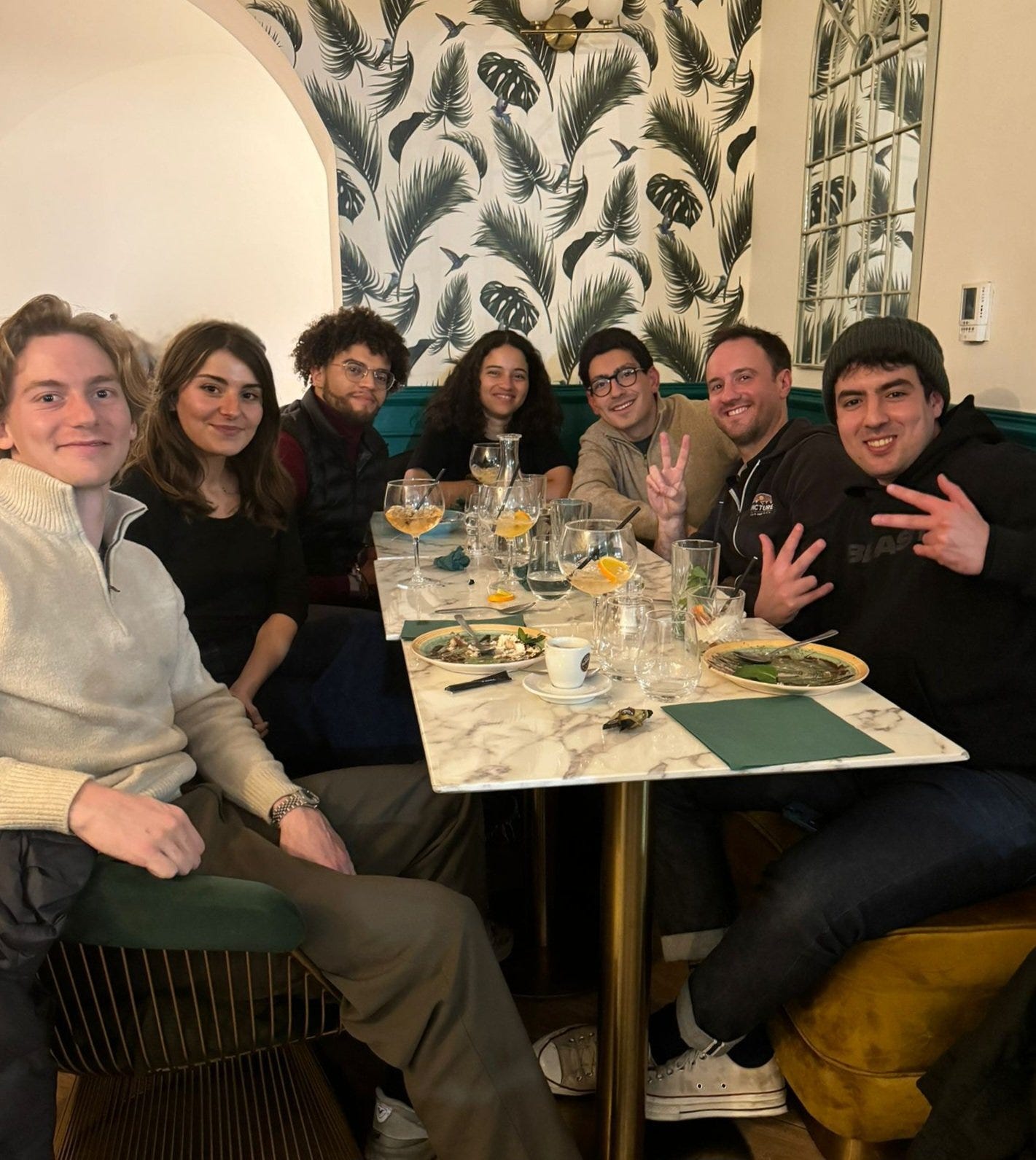 French Shopify community at dinner table
