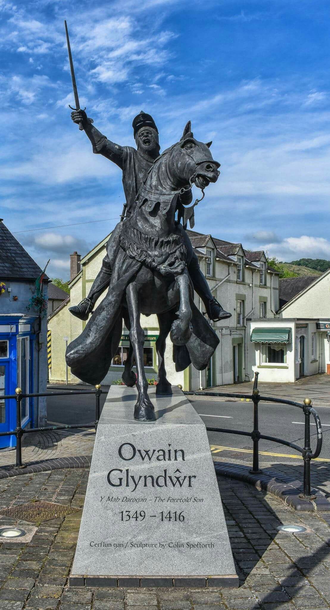 Owain Glyndŵr statue, Corwen, Denbighshire, Wales | Owain glyndŵr ...